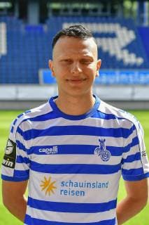GER, official photo session portrait session portrait session MSV Duisburg player Cem Sabanci MSV Duisburg 3 League DFB, portrait session 2019 2020 portrait, portrait format nph Mauelshagen nph00321