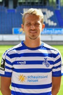 GER, official photo session portrait session portrait session MSV Duisburg player Lukas Boeder MSV Duisburg 3 League DFB, portrait session 2019 2020 portrait, portrait format nph Mauelshagen nph00321