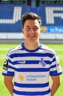 GER, official photo session portrait session portrait session MSV Duisburg player Sinan Karweina MSV Duisburg 3 League DFB, portrait session 2019 2020 portrait, portrait format nph Mauelshagen nph00321