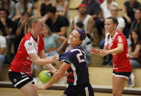 Germany Hattersheim 09 07 2019 Handball Hessen Test match womens season 2018 2019 TSG Eddersheim red USA black v l Franziska Feick Eddersheim , Jence Rhoads USA Sport TSG Eddersheim USA