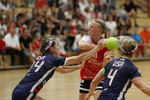 Germany Hattersheim 09 07 2019 Handball Hessen Test match womens season 2018 2019 TSG Eddersheim red USA black v l Jennifer Farrar USA , Franziska Feick Eddersheim , Sarah Gascon USA Sport TSG Eddersheim USA