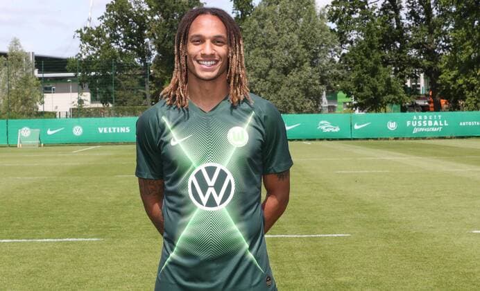 VfL Team Portraits Kevin Mbabu VfL Wolfsburg, 1 BL, PortraÌˆttermin 2019 2020, Wolfsburg