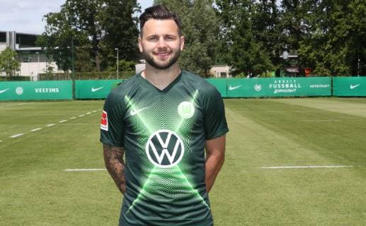 VfL Team Portraits Renato Steffen VfL Wolfsburg, 1 BL, PortraÌˆttermin 2019 2020, Wolfsburg