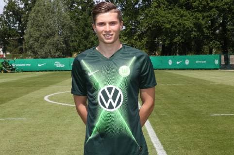 VfL Team Portraits Elvis Rexhbecaj VfL Wolfsburg, 1 BL, PortraÌˆttermin 2019 2020, Wolfsburg
