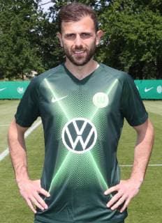 VfL Team Portraits Admir Mehmedi VfL Wolfsburg, 1 BL, PortraÌˆttermin 2019 2020, Wolfsburg