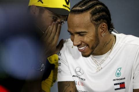 Motorsports: FIA Formula One World Championship, WM, Weltmeisterschaft 2019, Grand Prix of Great Britain, 3 Daniel Ricciardo (AUS, Renault F1 Team), 44 Lewis Hamilton (GBR, Mercedes AMG Petronas Motorsport), Silverstone Great Britain