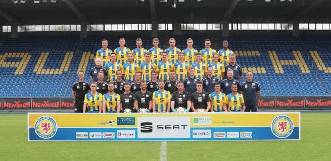 4 row from left Manuel Schwenk Eintracht Braunschweig , Mike Feigenspan Eintracht Braunschweig , David Sauerland Eintracht Braunschweig , Yari Otto Eintracht Braunschweig , Bernd Nehrig Eintracht Braunschweig , Martin Kobylanski Eintracht Braunschweig , Niko Kijewski Eintracht Braunschweig , Alfons Amade Eintracht Braunschweig 3 row from left Berthold Schliwa Eintracht Braunschweig , Marcel Baer Eintracht Braunschweig , Marc Pfitzner Eintracht Braunschweig Nick Otto Eintracht Braunschweig , Danilo Wiebe Eintracht Braunschweig , Lasse Schlueter Eintracht Braunschweig , Robin Becker Eintracht Braunschweig , Leon Buerger Eintracht Braunschweig and Zeugwart und Busfahrer Christian Skolik Eintracht Braunschweig 2 row v l Trainer Christian Fluethmann Eintracht Braunschweig , Frank Eulberg Eintracht Braunschweig , Co Trainer Markus Unger Eintracht Braunschweig , Athletic coach Johannes Thienel Eintracht Braunschweig , Co coach Jonas Stephan Eintracht Braunschweig , goalkeeper Ronny Teuber Eintracht Braunschweig , team manager Holm Stelzer Eintracht Braunschweig , team doctor Florian Brand Eintracht Braunschweig , Florian Horn Eintracht Braunschweig , head of physiotherapy Goce Janevski Eintracht Braunschweig 1 row v l Leandro Putaro Eintracht Braunschweig , Orhan Ademi Eintracht Braunschweig , Roman Birjukov Eintracht Braunschweig , Marcel Engelhardt Eintracht Braunschweig , Nick Proschwitz Eintracht Braunschweig , Jasmin Fejzic Eintracht Braunschweig , Yannik Bangsow Eintracht Braunschweig , Benjamin Kessel Eintracht Braunschweig , Steffen Nkansah Eintracht Braunschweig There are no Stephan Fuerstner Eintracht Braunschweig , Felix Burmeister Eintracht Braunschweig , Onur Bulut Eintracht Braunschweig