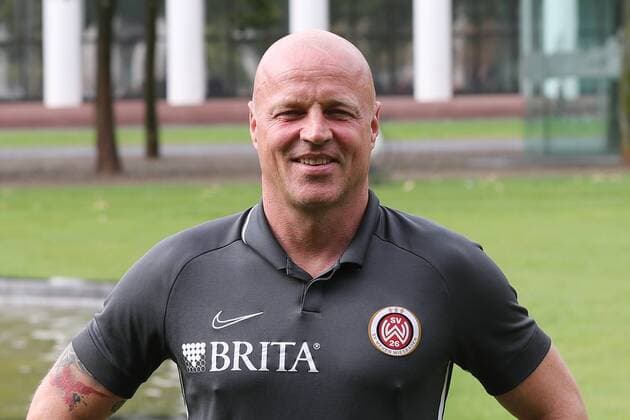 11 07 2019, xjhx, Soccer 2 Bundesliga, SV Wehen Wiesbaden Team photo Portrait date Photo date 2019 2020 emspor, v l Co Coach Mike Krannich SV Wehen Wiesbaden DFL DFB REGULATIONS PROHIBIT ANY USE OF PHOTOGRAPHS as IMAGE SEQUENCES and or QUASI VIDEO Wiesbaden