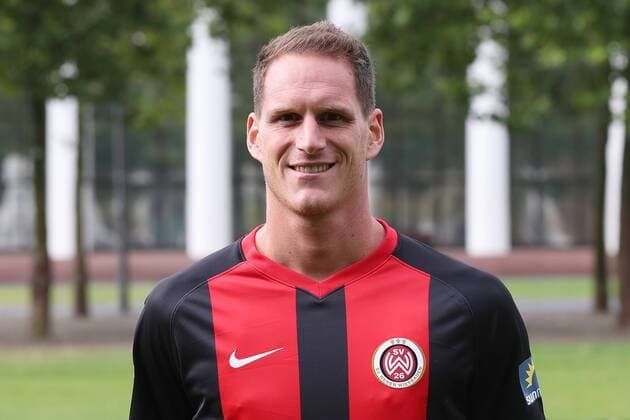 11 07 2019, xjhx, Football 2 Bundesliga, SV Wehen Wiesbaden Team photo Portrait date Photo date 2019 2020 emspor, v l Benedikt Roecker DFL DFL REGULATIONS PROHIBIT ANY USE OF PHOTOGRAPHS as IMAGE SEQUENCES and or QUASI VIDEO Wiesbaden