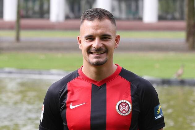 11 07 2019, xjhx, Football 2 Bundesliga, SV Wehen Wiesbaden Team photo Portrait date Photo date 2019 2020 emspor, v l Sebastian Mrowca DFL DFL REGULATIONS PROHIBIT ANY USE OF PHOTOGRAPHS as IMAGE SEQUENCES and or QUASI VIDEO Wiesbaden