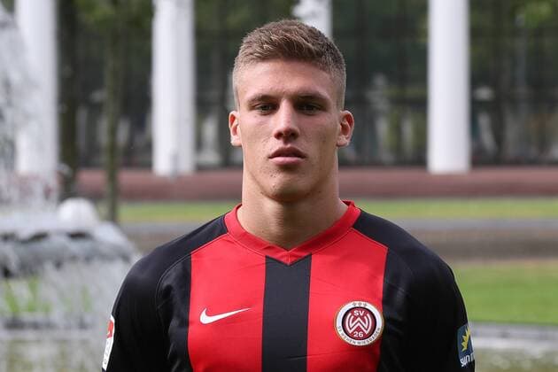 11 07 2019, xjhx, Football 2 Bundesliga, SV Wehen Wiesbaden Team photo Portrait date Photo date 2019 2020 emspor, v l Jakov Medic DFL DFL REGULATIONS PROHIBIT ANY USE OF PHOTOGRAPHS as IMAGE SEQUENCES and or QUASI VIDEO Wiesbaden