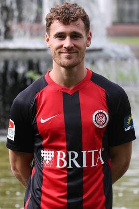 11 07 2019, xjhx, Football 2 Bundesliga, SV Wehen Wiesbaden Team photo Portrait date Photo date 2019 2020 emspor, v l Jules Schwadorf DFL DFB REGULATIONS PROHIBIT ANY USE OF PHOTOGRAPHS as IMAGE SEQUENCES and or QUASI VIDEO Wiesbaden