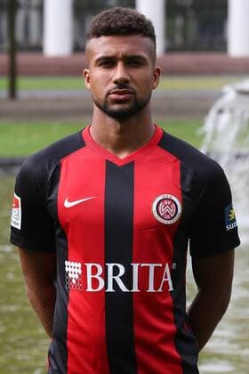 11 07 2019, xjhx, Football 2 Bundesliga, SV Wehen Wiesbaden Team photo Portrait date Photo date 2019 2020 emspor, v l Daniel Kofi Kyereh DFL DFL REGULATIONS PROHIBIT ANY USE OF PHOTOGRAPHS as IMAGE SEQUENCES and or QUASI VIDEO Wiesbaden