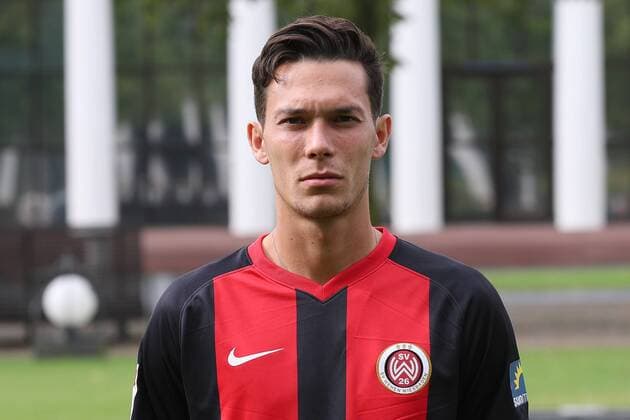 11 07 2019, xjhx, Football 2 Bundesliga, SV Wehen Wiesbaden Team photo Portrait date Photo date 2019 2020 emspor, v l Jeremias Lorch DFL DFL REGULATIONS PROHIBIT ANY USE OF PHOTOGRAPHS as IMAGE SEQUENCES and or QUASI VIDEO Wiesbaden