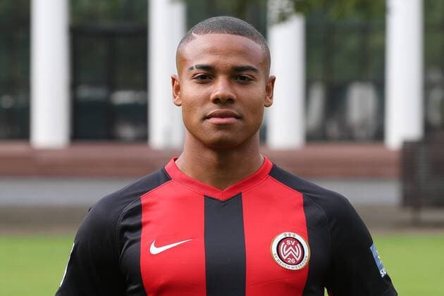 11 07 2019, xjhx, Football 2 Bundesliga, SV Wehen Wiesbaden Team photo Portrait date Photo date 2019 2020 emspor, v l Michael Guthoerl DFL DFL REGULATIONS PROHIBIT ANY USE OF PHOTOGRAPHS as IMAGE SEQUENCES and or QUASI VIDEO Wiesbaden