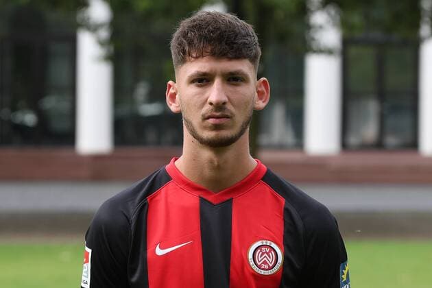 11 07 2019, xjhx, Football 2 Bundesliga, SV Wehen Wiesbaden Team photo Portrait date Photo date 2019 2020 emspor, v l Cedric Euschen DFL DFL REGULATIONS PROHIBIT ANY USE OF PHOTOGRAPHS as IMAGE SEQUENCES and or QUASI VIDEO Wiesbaden