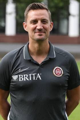 11 07 2019, xjhx, Football 2 Bundesliga, SV Wehen Wiesbaden Team photo Portrait Date 2019 2020 emspor, v l Dr Michael Hoestermann Team physician DFL DFB REGULATIONS PROHIBIT ANY USE OF PHOTOGRAPHS as IMAGE SEQUENCES and or QUASI VIDEO Wiesbaden