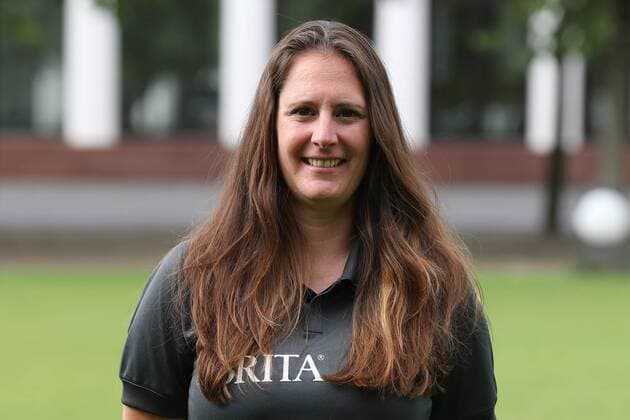 11 07 2019, xjhx, Football 2 Bundesliga, SV Wehen Wiesbaden Team photo Portrait date Photo date 2019 2020 emspor, v l Carlotta Weingarten Physiotherapist DFL DFB REGULATIONS PROHIBIT ANY USE OF PHOTOGRAPHS as IMAGE SEQUENCES and or QUASI VIDEO Wiesbaden