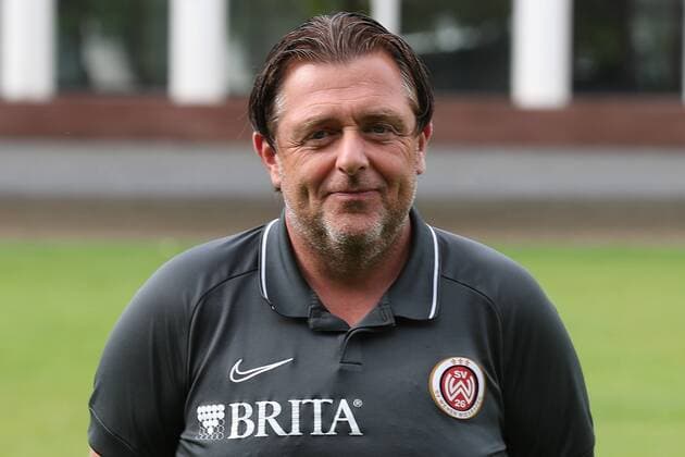 11 07 2019, xjhx, Football 2 Bundesliga, SV Wehen Wiesbaden Team photo Portrait date Photo date 2019 2020 emspor, v l Torsten Conradi Supervisor DFL DFB REGULATIONS PROHIBIT ANY USE OF PHOTOGRAPHS as IMAGE SEQUENCES and or QUASI VIDEO Wiesbaden