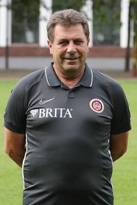 11 07 2019, xjhx, Football 2 Bundesliga, SV Wehen Wiesbaden Team photo Portrait date Photo date 2019 2020 emspor, v l Gerhard Eckel Supervisor DFL DFB REGULATIONS PROHIBIT ANY USE OF PHOTOGRAPHS as IMAGE SEQUENCES and or QUASI VIDEO Wiesbaden