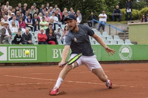 Tennis Point Bundesliga, TK Grün-Weiss Mannheim - TC Großhesselohe Mannheim 14.07.2019, Tennis Bundesliga, TK Grün Weiss Mannheim - TC Großhesselohe, Der Münchner Matthias Bachinger in seinem Spiel gegen Pedro Martinez Portero. Mannheim. 14.07.19 Tennis Bundesliga , Mannheim Baden Wuerttemberg Deutschland *** Tennis Point Bundesliga, TK Grün Weiss Mannheim TC Großhesselohe Mannheim 14 07 2019, Tennis Bundesliga, TK Grün Weiss Mannheim TC Großhesselohe, The Munich Matthias Bachinger in his match against Pedro Martinez Portero Mannheim 14 07 19 Tennis Bundesliga , Mannheim Baden Wuerttemberg Germany