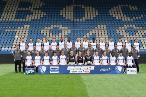 VfL Bochum 2 BL, portrait date 2019 2020, team photo, hi row v li Danny Blum, Milos Pantovic, Moritz Römling, Anthony Losilla, Simon Lorenz, Armel Bella Kotchap, Silvere Ganvoula, Patrick Fabian, Maxim Leitsch, Maxwell Gyamfi, Saulo Decarli, Dominik Baumgartner, Tom Weilandt, Stelios Kokovas, Vitaly Janelt, 2 row from top from left to right Zeugwart Markus Eggers, Zeugwart Andreas Pahl, Dr Karl Heinz Bauer, Rexhep Kushutani, Physiotherapist Frank Zöllner, Physiotherapist Sasa Zivanovic, Physiotherapist Jürgen Dolls, video analyst Niklas Honnete, rehabilitation coach Norbert Lemcke, co coach David Siebers, co coach Matthias Lust, athletics coach Jörn Menger, goalkeeper coach Peter Greiber, co coach Oliver Barth, coach Robin Dutt, 3 row from above, from left Görkem Saglam, Jan Wellers, Thomas Eisfeld, Chung yong Lee, Robert Tesche, goalkeeper Patrick Drewes, goalkeeper Manuel Riemann, goalkeeper Paul Grave, Simon Zoller, Sebastian Maier, Jordi Osei Tutu, Danilo Soares, Ulrich Bapoh Team2