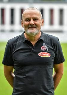 16 07 2019, xjpx, football 1 Bundesliga, 1 FC Koeln Womens photo session 2019 20 emspor, v l coach Willi Breuer Koeln DFL DFB REGULATIONS PROHIBIT ANY USE OF PHOTOGRAPHS as IMAGE SEQUENCES and or QUASI VIDEO Koeln
