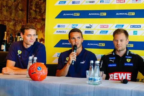 Rhein Neckar Loewen At the press conference on 16 07 2019 at Le Corange near Engelhorn in Mannheim From left to right Niclas Kirkelokke, Romain Lagarde, Rhein Neckar Loewe coach Kristjan Andresson Mannheim 16 07 19 Handball jersey presentation , Mannheim Baden Wuerttemberg Germany