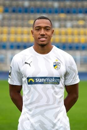 FC Carl Zeiss Jena Season 2019 2020 Team photo photo 16 7 19 Anton Donkor Jena , Portrait upright Ernst Abbe Sportfeld