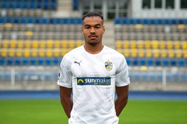 FC Carl Zeiss Jena Season 2019 2020 Team photo photo 16 7 19 Eric Voufack Jena , Portait quer Ernst Abbe Sportfeld