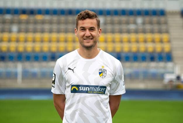 FC Carl Zeiss Jena Season 2019 2020 Team photo 16 7 19 Julian Günther Schmidt Jena , Portrait transverse Ernst Abbe Sportfeld