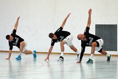 16 07 2019, xovx, Handball HBL Bundesliga, HSG Wetzlar Training Camp 2019 emspor, Athletics Training during the first training session in Thun, Switzerland, v l Lars Weissgerber HSG Wetzlar , Olle Forsell Schefvert HSG Wetzlar , Joao Ferraz HSG Wetzlar DFL DFB REGULATIONS PROHIBIT ANY USE OF PHOTOGRAPHS as IMAGE SEQUENCES and or QUASI VIDEO Thun