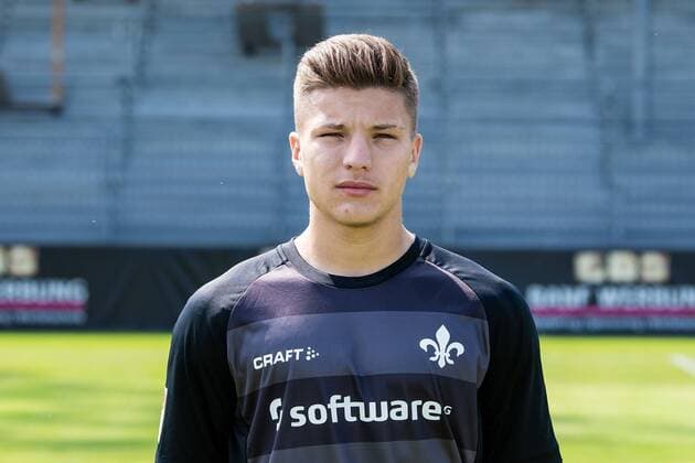 17 07 2019, xfux, football 2 Bundesliga, SV Darmstadt 98, 2 BL, portrait date 2019 2020, team photo photo date, emonline, emspor, deloka, v l Carl Leonhard SV Darmstadt 98 Darmstadt