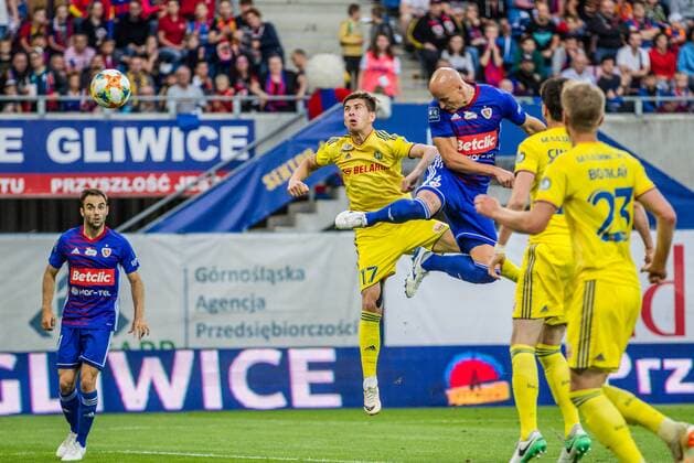 GLIWICE 17.07.2019 DRUGI MECZ I RUNDA ELIMINACYJNA LIGA MISTRZOW SEZON 2019 20: PIAST GLIWICE - BATE BORYSOW - UEFA CHAMPIONS LEAGUE FIRST QUALIFYING ROUND SECOND MATCH: PIAST GLIWICE - BATE BORISOV ALEKSEI RIOS JAKUB CZERWINSKI GOL NA 1-0 FOT. MICHAL CHWIEDUK FOKUSMEDIA.COM.PL NEWSPIX.PL --- Newspix.pl  190717CHW012