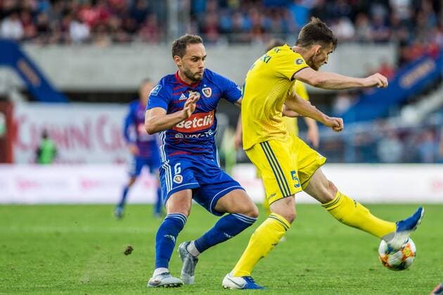 GLIWICE 17.07.2019 DRUGI MECZ I RUNDA ELIMINACYJNA LIGA MISTRZOW SEZON 2019 20: PIAST GLIWICE - BATE BORYSOW - UEFA CHAMPIONS LEAGUE FIRST QUALIFYING ROUND SECOND MATCH: PIAST GLIWICE - BATE BORISOV TOM HATELEY EVGENI YABLONSKI FOT. MICHAL CHWIEDUK FOKUSMEDIA.COM.PL NEWSPIX.PL --- Newspix.pl  190717CHW020