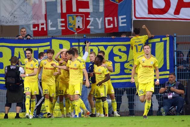 Gliwice , Stadion przy ulicy Okrzei 17.07.2019 pilka nozna I runda eliminacji UEFA Liga Mistrzow sezon 2019 2020 Piast Gliwice - FC Bate Borisov NZ radosc Bate zwyciestwo FOT Michal Nowak Newspix.pl Gliwice , Stadium at the Okrzei St. 17.07.2019 sport football 1st qualifying round UEFA Champions League season 2019 2020 Piast Gliwice - FC Bate Borisov photo by Michal Nowak Newspix.pl --- Newspix.pl  190717MIN_063