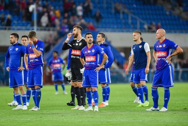 17.07.2019 GLIWICE UL. OKRZEI 20 PILKA NOZNA ( FOOTBALL ) LIGA MISTRZOW SEZON 2019 2020 ( UEFA CHAMPIONS LEAGUE - 1ST ROUND ) - I RUNDA ELIMINACJI DO LIGI MISTRZOW MECZ PIAST GLIWICE - BATE BORYSOW ( GAME ) NZ ZLOSC SMUTEK PLACZ EMOCJE PORAZKA GERARD BADIA ALEKSANDAR FILIPOVIC UROS KORUN FOTO MARCIN PIRGA CYFRASPORT NEWSPIX.PL --- Newspix.pl  20190717CSMP0120