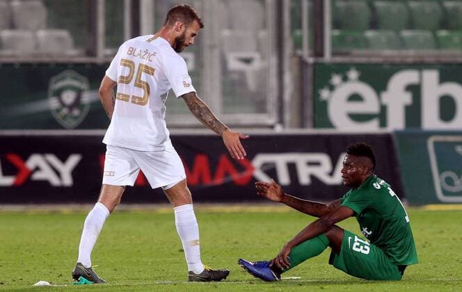 17.07.2019 Razgrad(Bulgaria) PFC Ludogorets Ludogorec-Ferencvaros TC Champions League qualify 1st leg men s football Miha Blazic(L)Ferencvaros,Mavis Tchibota(r) Ludogorec Ludogorets after match :Str 