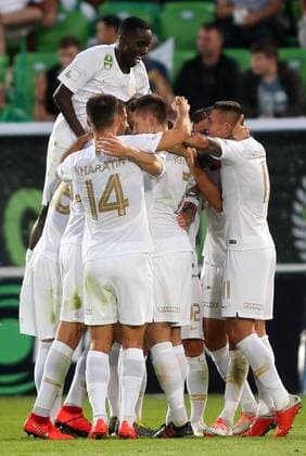 17.07.2019 Razgrad(Bulgaria) PFC Ludogorets Ludogorec-Ferencvaros TC Champions League qualify 1st leg men s football Tokmac Nguen(L),Danylo Ihnatenko(C),Oleksandr Zubkov(r) Ferencvaros celebration :Str 