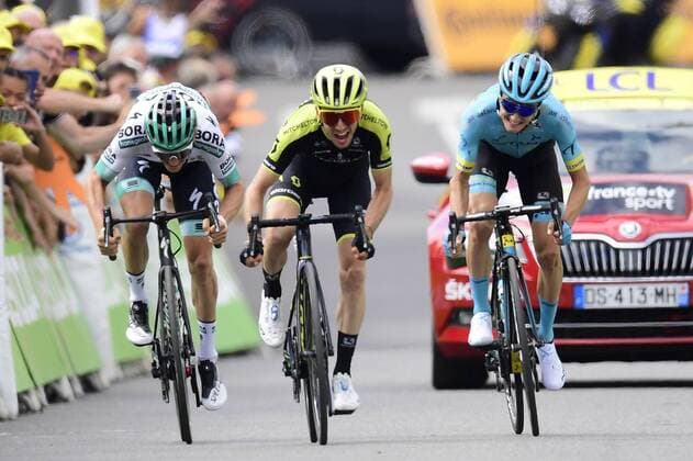 Sport Bilder des Tages Bagneres-De-Bigorre, France - July 18 : Simon Yates (GBR) of Mitchelton-Scott, Pello Bilbao (ESP) of Astana, Gregor MÂ¸hlberger (AUT) of BORA-hansgrohe during stage 12 of the 106th edition of the 2019 Tour de France cycling race, a stage of 209,5 kms with start in Toulouse and finish in Bagneres-De-Bigorre on July 18, 2019 in Bagneres-De-Bigorre, France, 18 07 2019 CYCLISME : Tour de France 2019 - Etape 12 - 18 07 2019 PHOTONEWS PANORAMIC 