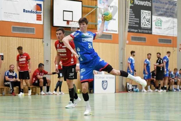 Lukas Zerbe 24, TBV Lemgo Lippe in a seven-meter throw, VfL Pfullingen vs. TBV Lemgo, Handball, Friendly match, 18 07 2019, VfL Pfullingen vs. TBV Lemgo, Handball, Friendly match, 18 07 2019 Dettingen an der Erms Copyright: xEIBNER Florian_Schustx EP_SCHUST