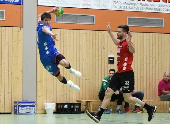 Lukas Zerbe 24, TBV Lemgo Lippe in an attack, VfL Pfullingen vs. TBV Lemgo, Handball, friendly match, 18 07 2019, VfL Pfullingen vs. TBV Lemgo, handball, friendly match, 18 07 2019 Dettingen an der Erms Copyright: xEIBNER Florian_Schustx EP_SCHUST