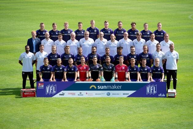 VfL Osnabrück 2 BL, portrait date 2019 2020, team photo, 4 row v left Sven Köhler, Moritz Heyer, Simon Haubrock, Thomas Konrad, Lukas Gugganig, Kevin Friesenbichler, Marc Heider, Etienne Amenyido, Adam Susac, Niklas Schmidt 3 row v left Benjamin Schmedes Sports Director , Julius Ohnesorge Team Manager , Rafael Ramos Gameiro Video Analyst , Manfred Glüsenkamp Sports Psychologist , Dr Thomas Herzig Team Doctor , Dr Clemens Kruse Team Doctor , Patrick Jochmann Athletics Trainer , Björn Ernst Osteopath , Günter Schröder Physiotherapist , Lennart Bartling Physiotherapist , Mario Richter Zeugwart 2 row v left Daniel Thioune Head Coach , Merlin Polzin Co Trainer , Alexander Riemann, Benjamin Girth, Manuel Farrona Pulido, Marcos Alvarez, Kevin Wolze, Felix Agu, Konstantin Engel, Ulrich Taffertshofer, Tim Danneberg Co Trainer , Rolf Meyer Goalkeeping trainer 1 row from left Bashkim Ajdini, Anas Ouahim, David Blacha, Laurenz Beckemeyer, Nils Körber, Philipp Kühn, David Buchholz, Sebastian Klaas, Nico Granatowski, Bryan Henning Maurice Trapp Osnabrück Lower Saxony Germany Stadium at the Bremer Brücke is missing