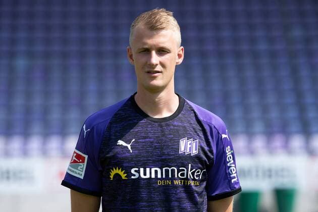 Lukas Gugganig VfL Osnabrück 2 BL, portrait date 2019 2020 Osnabrück Lower Saxony Germany Stadium at the Bremen Bridge