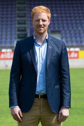 Benjamin Schmedes Sports Director VfL Osnabrück 2 BL, portrait date 2019 2020 Osnabrück Lower Saxony Germany Stadium at the Bremer Brücke bridge