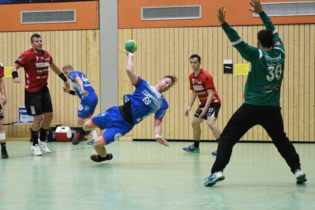 Christian Klimek 69, TBV Lemgo Lippe during an attack, VfL Pfullingen vs. TBV Lemgo, handball, friendly match, 18 07 2019, VfL Pfullingen vs. TBV Lemgo, handball, friendly match, 18 07 2019 Dettingen an der Erms Copyright: xEIBNER Florian_Schustx EP_SCHUST