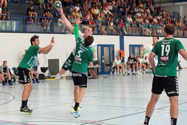 20 07 2019, xovx, Handball HBL Bundesliga, HSG Wetzlar Training Camp 2019 emspor, Test match HSG Wetzlar Wcker Thun Switzerland v l Nicolas Suter Wacker Thun , Lenny Rubin HSG Wetzlar , Nicolas Raemy Wacker Thun , Stefan Huwyler Wacker Thacker DFB DFB REGULATIONS PROHIBIT ANY USE OF PHOTOGRAPHS as IMAGE SEQUENCES and or QUASI VIDEO Thun