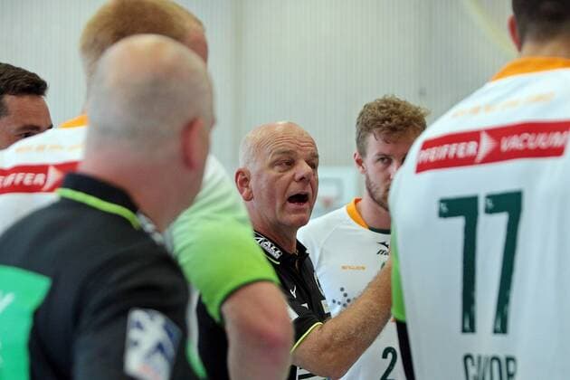 20 07 2019, xovx, Handball HBL Bundesliga, HSG Wetzlar Training Camp 2019 emspor, Test match HSG Wetzlar Wcker Thun Switzerland Instructions from coach Kai Wandschneider HSG Wetzlar to his team DFL DFB REGULATIONS PROHIBIT ANY USE OF PHOTOGRAPHS as IMAGE SEQUENCES and or QUASI VIDEO Thun