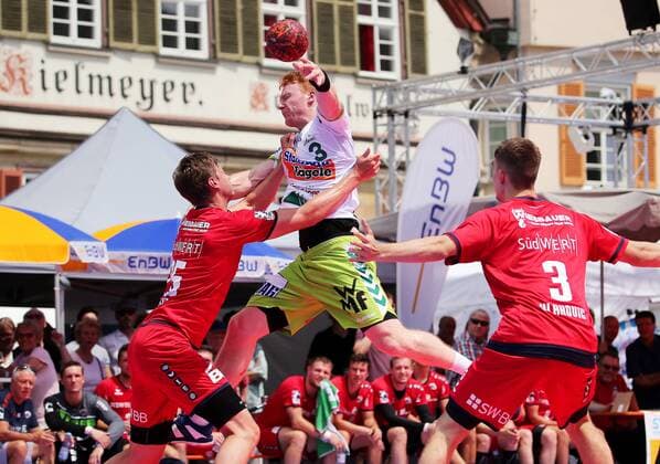 BAU 20 07 2019 Esslingen am Neckar Handball Esslinger Marketplace Tournament, BBM Bietigheim vs Göppingen, BBM Bietigheim vs Göppingen, v l Maximilian Trost BBM , Nicolai Thailinger Göppingen , Nikola Vlahovic BBM
