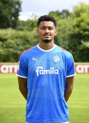 Emmanuel Iyoha Holstein Kiel 2 BL, portrait date 2019 2020, football, men, 19 07 19 Kiel NLZ Projendorf Kiel Germany